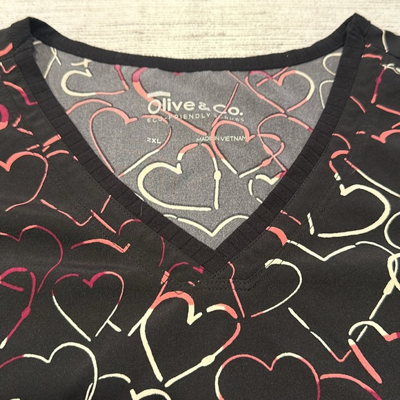 Women’s nurses scrub top size 2XL - Picture 2 of 11